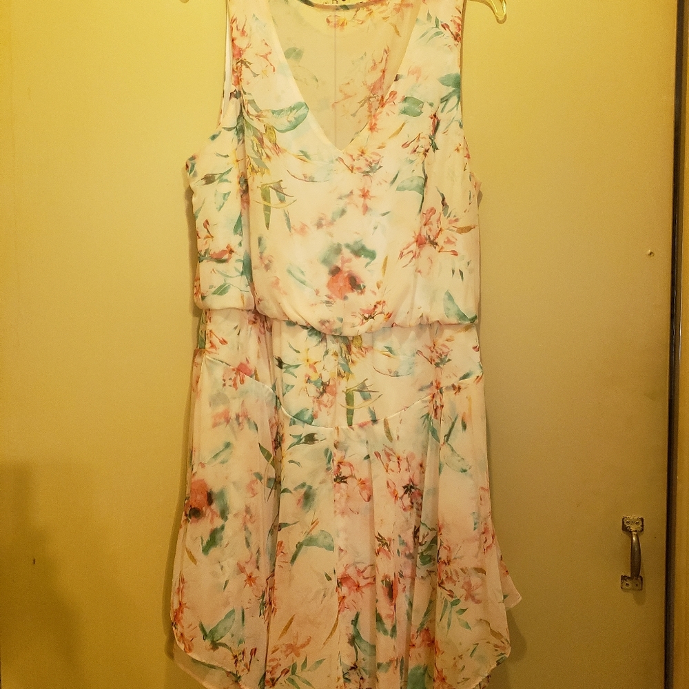 Sleeveless dress